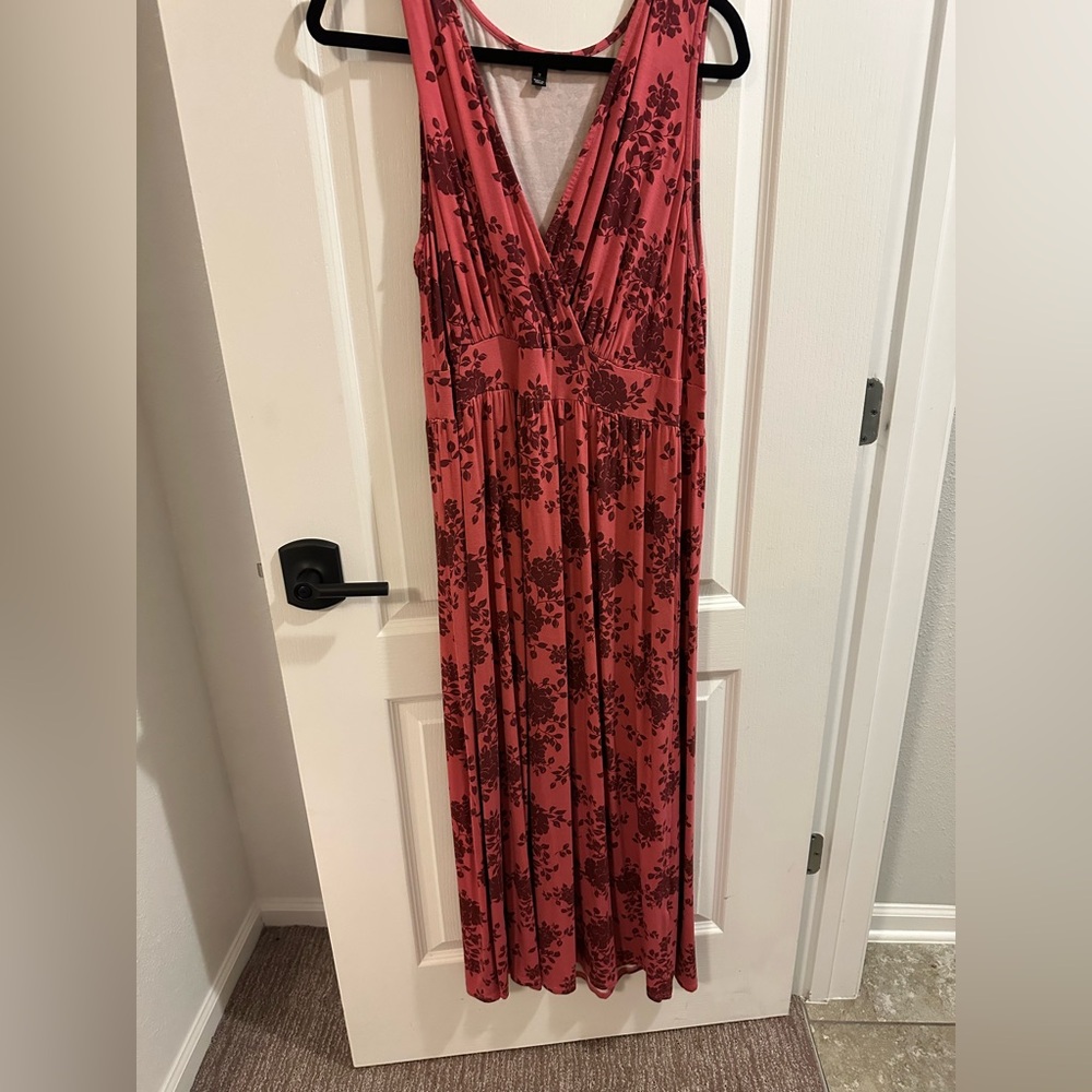 Sleeveless maxi dress. Dusty pink